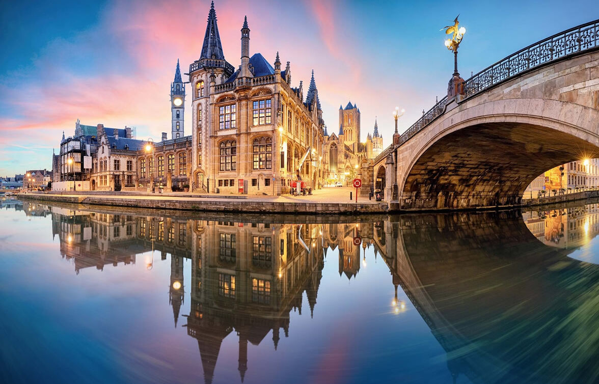 Fluss in der Altstadt von Gent in Belgien