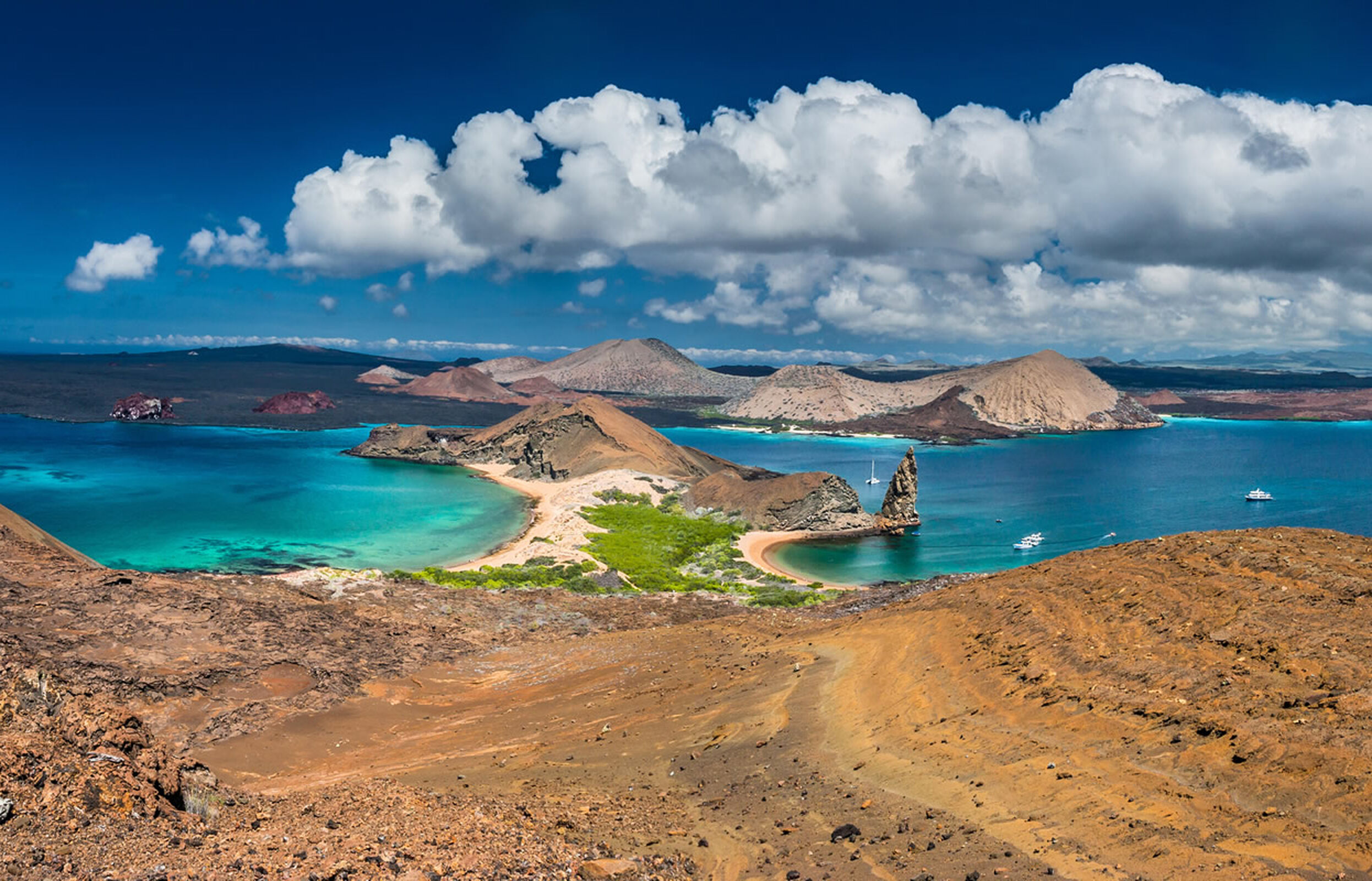 Panorama der Galapagos-Inseln von der Insel Bartolome, Ecuador
