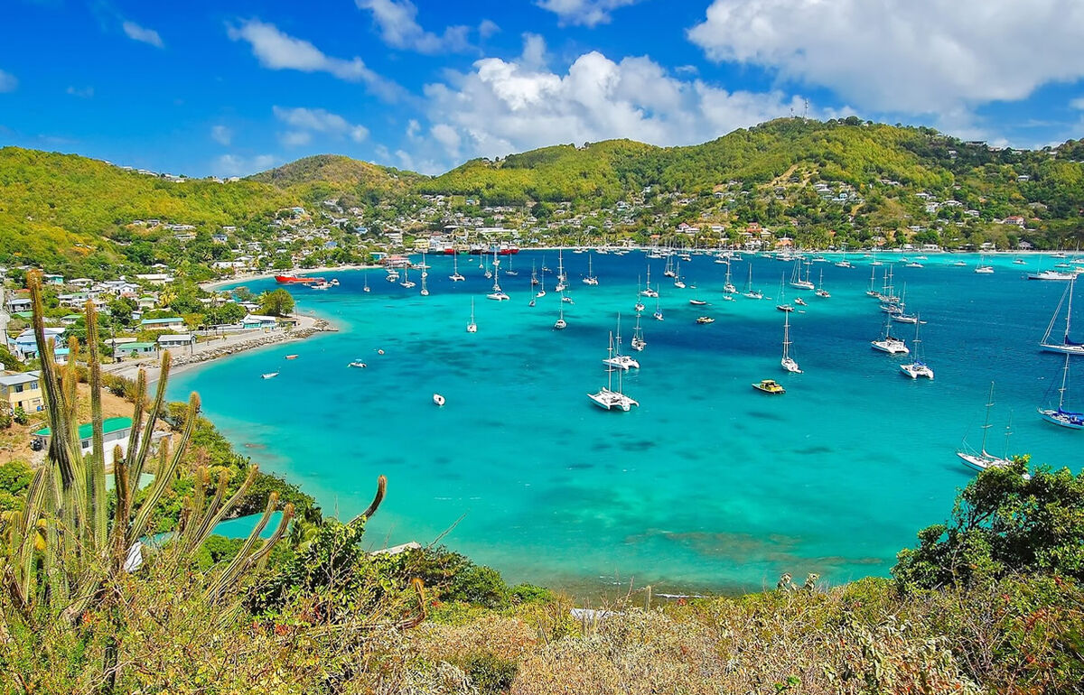 Hafen der Insel Bequia auf St. Vincent und die Grenadinen