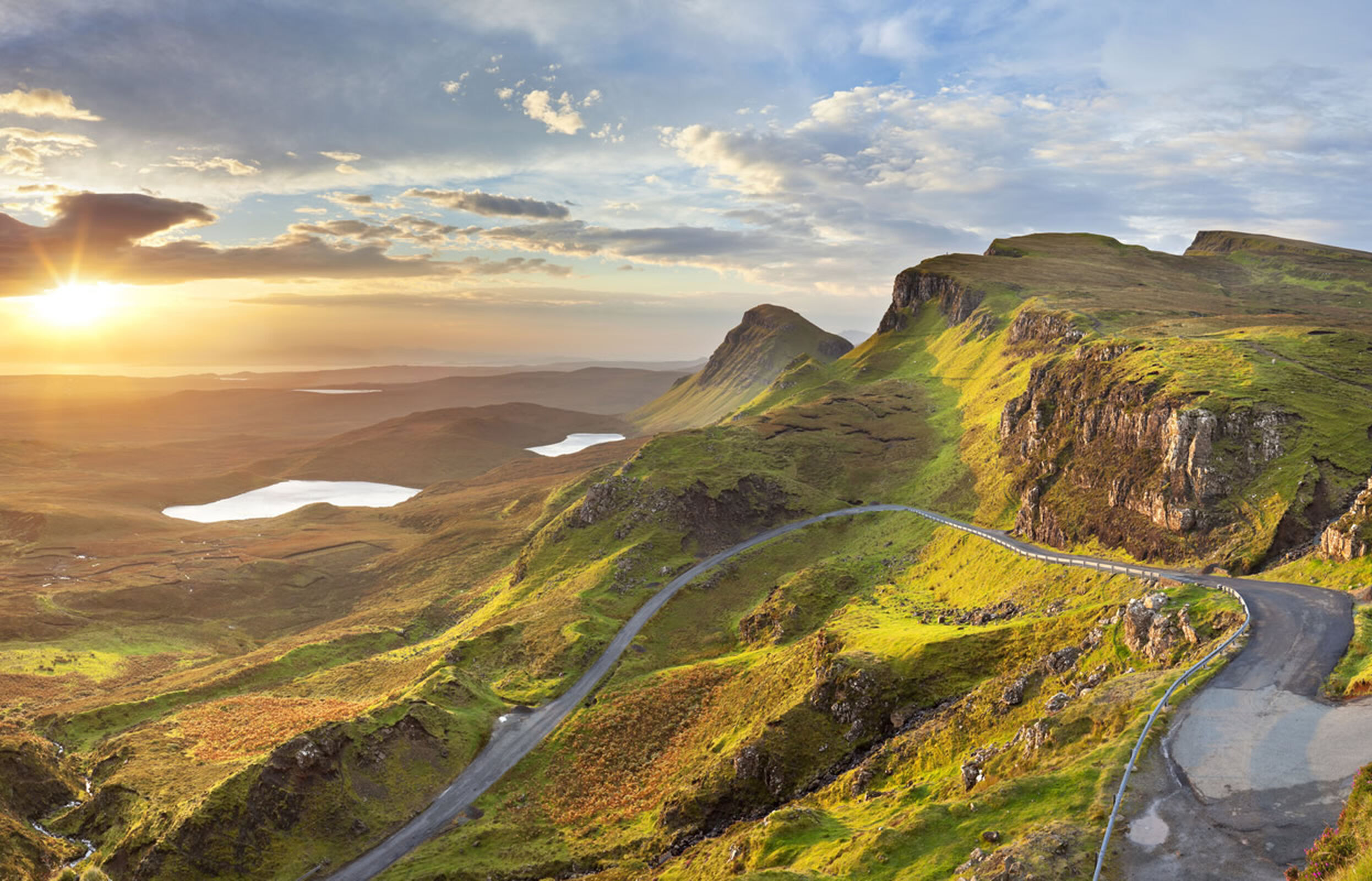 Sonnenaufgang bei Quiraing auf der Isle of Skye in Schottland
