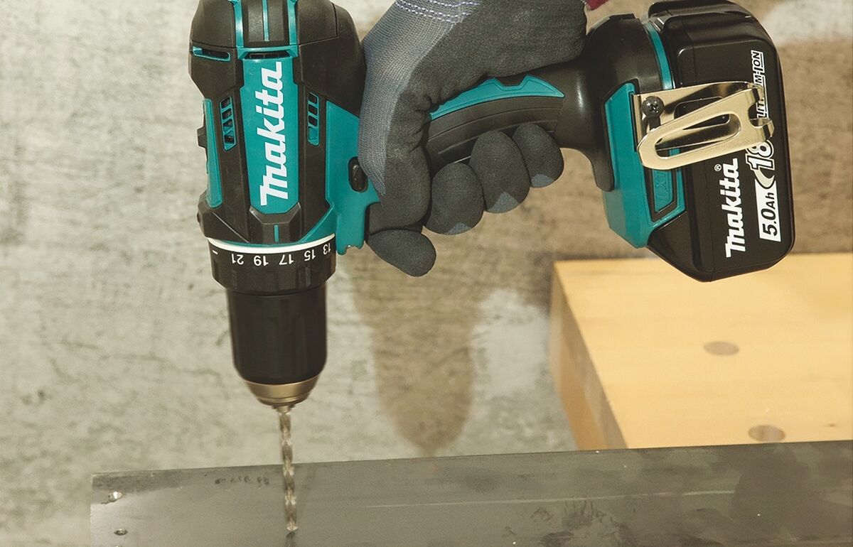 Makita DDF482RFJ Akku-Bohrschrauber