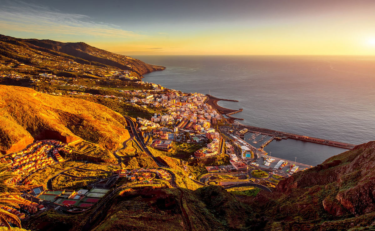 Sonnenaufgang nahe Santa Cruz auf La Palma