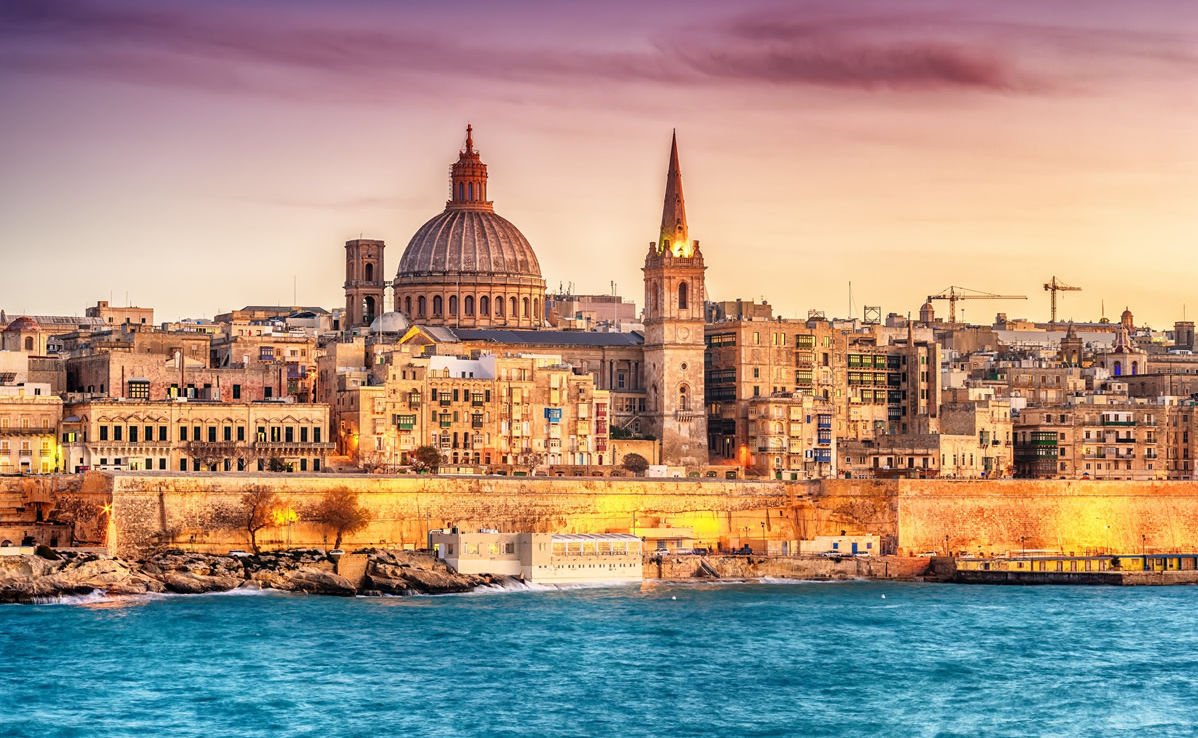 Skyline von Valletta in Malta im Sonnenuntergang