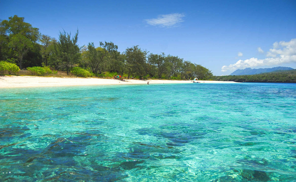 Tropischer Strand auf der Insel Jaco in Osttimor 