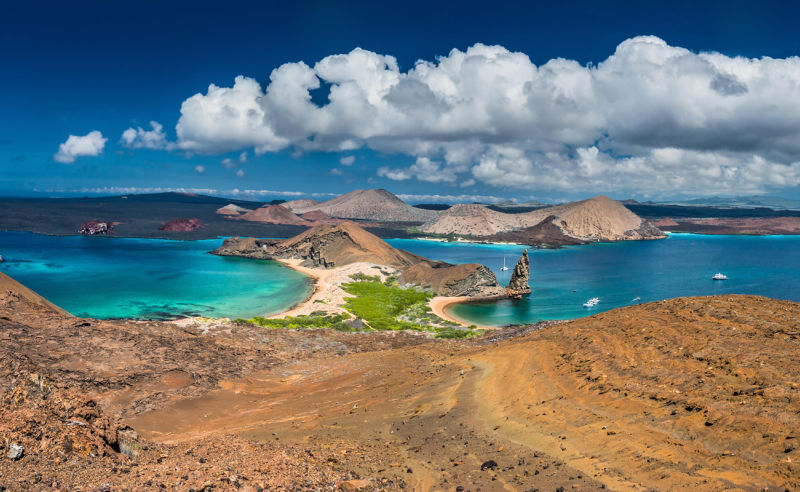 Panorama der Galapagos-Inseln von der Insel Bartolome, Ecuador